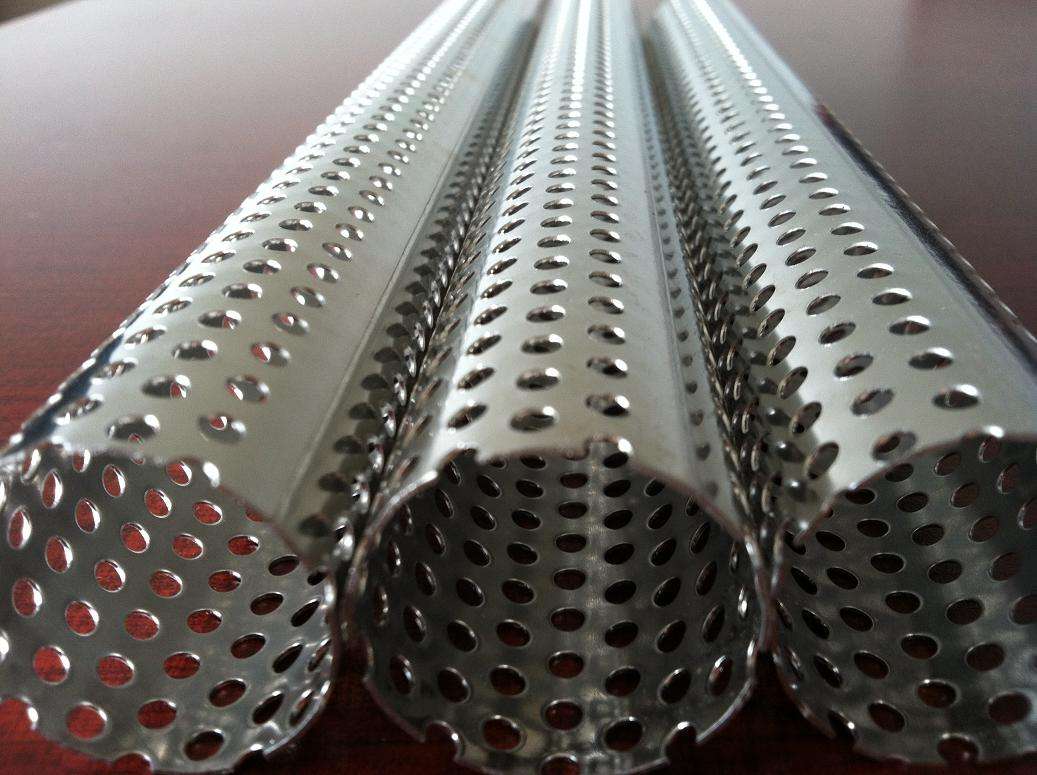 Perforovaná trubice kovového filtru